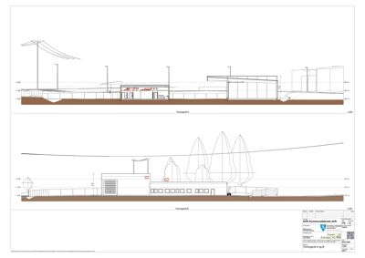 Snittegning som viser tverrsnittet av bygningen sett fra siden, inkludert terrengforhold og høydemål.