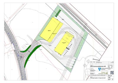 Situasjonsplan som viser to bygninger, veier og tilhørende infrastruktur på en tomt.