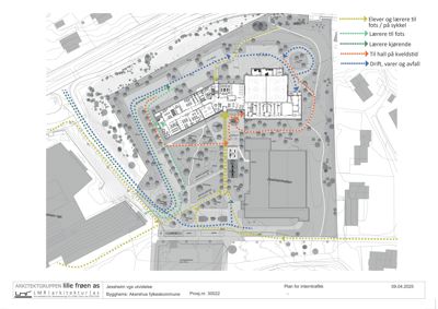 Situasjonsplan som viser plan for interntrafikk (veier, stier og parkeringsplasser) på tomten for Jessheim vgs utvidelse.