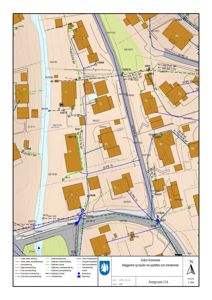 Situasjonsplan som viser tomt, bygninger og infrastruktur med overlappende planer for vann- og avløpsanlegg.