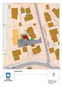 Situasjonsplan (kartutsnitt) som viser tomtens plassering i forhold til nabolag, veier og vassdrag.