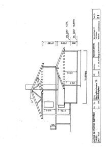 Snittegning som viser tverrsnittet av en bygning med takkonstruksjon og romhøyder