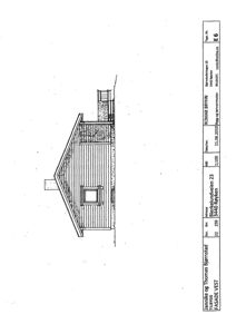 Fasadetegning av en bygning sett fra siden, med tegningsinformasjon i bunnen.