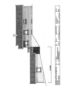 Fasadetegning som viser bygningens utseende sett fra siden, inkludert tak, vinduer og veggmateriale.