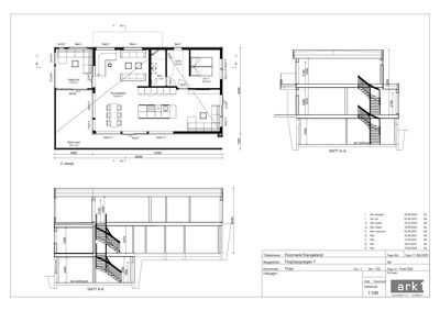 Bildet viser en etasjeplan for 2. etasje med romfordeling, dører, vinduer og dimensjoner, samt to snittegninger (SNITT A-A og SNITT B-B) som viser trapp og høydeforhold.