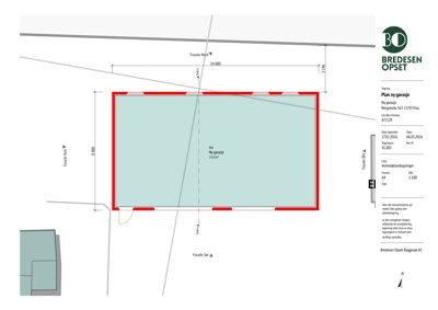 Situasjonsplan som viser plassering av en ny garasje i forhold til nabolaget, med angitte fasader (Nord, Sør, Vest, Øst) og dimensjoner.