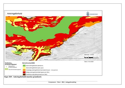 Et marine grunnkart som viser ankringsforhold i et kystområde med fargekodet informasjon om bunnforhold og dybde.