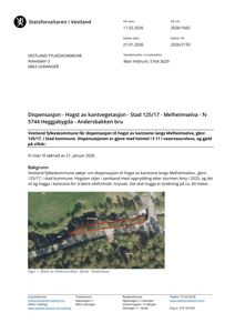 Et luftfoto (satellittbilde) av et område langs en elv, markert med rød linje for å vise kantvegetasjon som skal hogges.