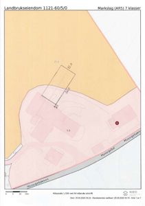 Situasjonsplan (tomtekart) som viser eiendomsnummer, markslag, veier og bygningsplassering.