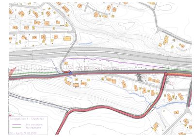 Situasjonsplan som viser topografi, eksisterende bebyggelse, veier og planlagte støytiltak (støyskjerm) i et område.