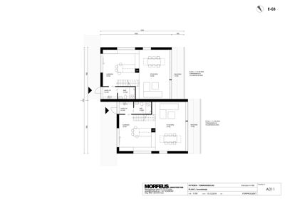Etasjeplan (plantegning) som viser romfordeling, stue, kjøkken, bad og trapphus.