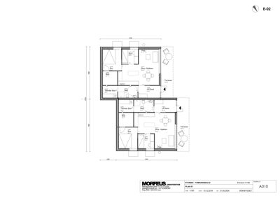 Etasjeplan (PLANS 01) som viser romfordeling, stuer, kjøkken, bad og terrasser for en nybygd tomannsbolig.