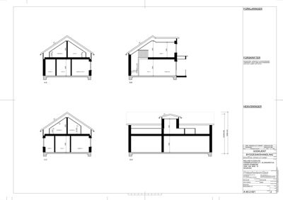 Snittegning (A-A, B-B, C-C, D-D) som viser tverrsnittet av en bygning med takform og romfordeling.