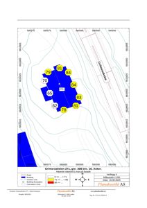 Situasjonsplan som viser bygningens plassering i forhold til Grimsrudveien, med høydekurver og beregningsområder markert.