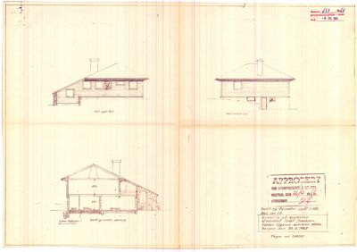Bildet viser tegninger av en bygning sett fra tre ulike vinkler: syd-vest, nord-vest og et snitt. Det er også en godkjenningsstempelet fra bygningssjefen.