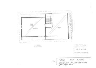 Etasjeplan (loftplan) som viser romfordeling, vegger og trapp for en bolig.