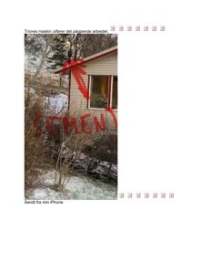 Fotografi av en person som arbeider på taket av en enebolig, med tekst 'Trones maskin utfører det pågående arbeidet' og 'SEMENT' skrevet på bildet.