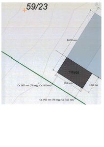 Situasjonsplan som viser en bygning (Tilbygg) med dimensjoner og plassering i forhold til eiendomsgranser.