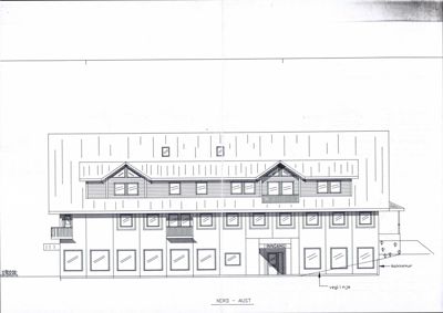 Fasadetegning som viser bygningens utseende sett fra nord mot øst, inkludert vinduer, balkonger og takform.
