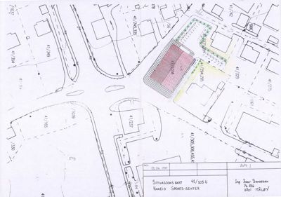 Situasjonskart som viser bygningens plassering i forhold til nabolaget, veier og eiendelsnummer.
