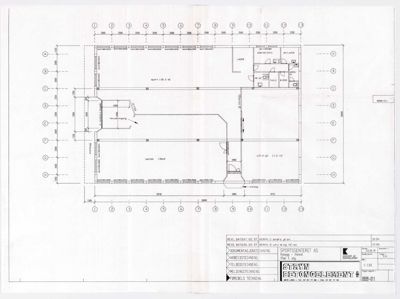 Etasjeplan (1. etasje) som viser romfordeling, dimensjoner og funksjoner i et bygg.