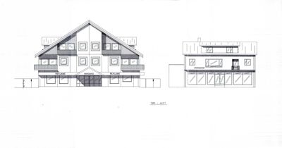 Fasadetegning som viser bygningens utseende sett fra øst (AUST), inkludert vinduer, balkonger og inngang.