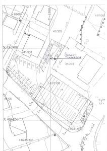 Situasjonsplan som viser tomtegrenser (f.eks. 41/331, 41/294), nabolag, veier og en markert 'TOMTE Plassering' med dimensjoner.