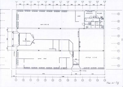 Etasjeplan (etasjeplan) som viser romfordeling, dimensjoner og funksjoner i et bygg.