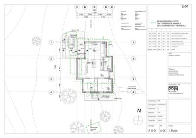 Etasjeplan for en eksisterende hytte med angitte rom, mål og terrasser.