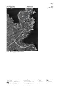 Et svart-hvitt flyfoto fra 1972 som viser et kystområde med flere bygninger markert med sirkler. Bildet er brukt til tradisjonell orientering i byggesaken.