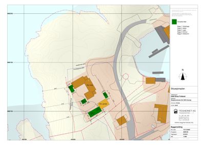 Situasjonsplan som viser tomtens beliggenhet, omgivende vegnett, topografi (konturlinjer) og plassering av bygninger i forhold til eiendomsgranser.