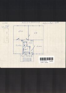 Et håndtegningsplan over et hus med rombetegnelser som stue, soverom, kjøkken, bad og entré.