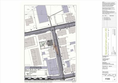 Situasjonskart som viser bygningens plassering i forhold til veier og nabolag.