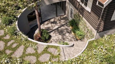 3D-visualisering av en utendørs terrasse eller hageområde med en moderne, bueformet struktur og tilstøtende husfasade.