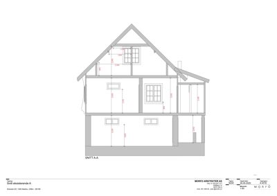 Snittegning (SNITT A-A) av en eksisterende bygning som viser høyder, vindusposisjon og konstruksjon.