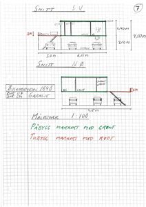 Håndtegnet snittegning av en bygning med garasje og trapp, med mål og notasjoner.