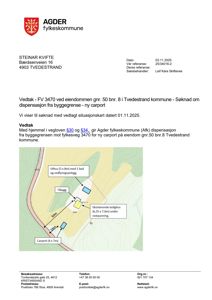 Situasjonsplan som viser eiendommen, eksisterende bolighus, tilbygg, carport og forhold til fylkesveg 3470.