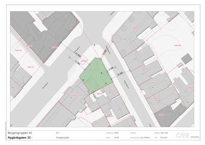 Situasjonsplan som viser tomtens grenser, nabolag, veier og bygningers plassering i forhold til hverandre.