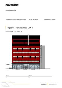 Fasadetegning som viser fronten på en bygning med rødt panel og vinduer.