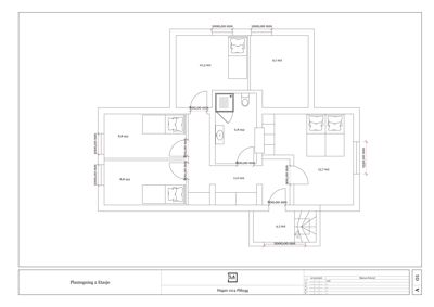 Plantegning av 2. etasje med romfordeling, dører, trapp og mål.