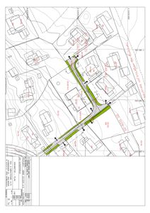 Situasjonsplan som viser tomt, bygninger, veier og høydeforhold.