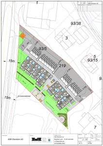 Situasjonsplan som viser tomtens grenser, naboeiendommer, byggegrenser og plassering av planlagte boliger.