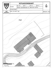 Situasjonskart som viser eiendomsnummer, adresse, bygningers plassering i forhold til veier og terrengforhold.