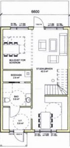 Etasjeplan som viser romfordeling, arealer og innganger for et hus.