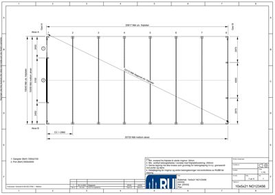 Tegning som viser detaljert oppsett av en betongplate med angitte akser, dimensjoner og armeringsdetaljer.