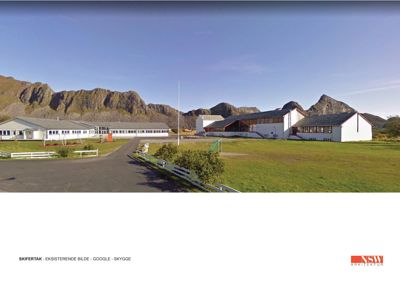 Fotografi av eksisterende bygninger (skifertak) sett fra en vinkel med bakgrunn av fjell.