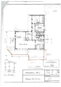 Etasjeplan (1. etasje) med romfordeling, mål og håndskrevne notater om utvidelser.