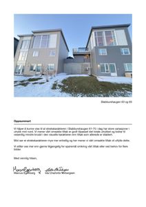 Fotografi av to boliger med adresse Stabburshaugen 63 og 65, sett fra bakgårdssiden med snø på bakken.