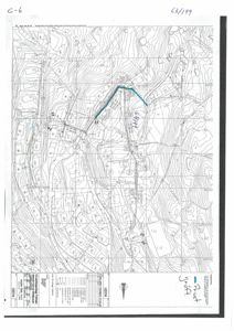 Situasjonsplan som viser topografi, eiendomsinndeling og en markert byggeplass.