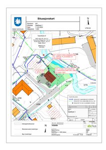 Situasjonskart som viser tomtens plassering, grenser, naboeiendommer og bygningens plassering.